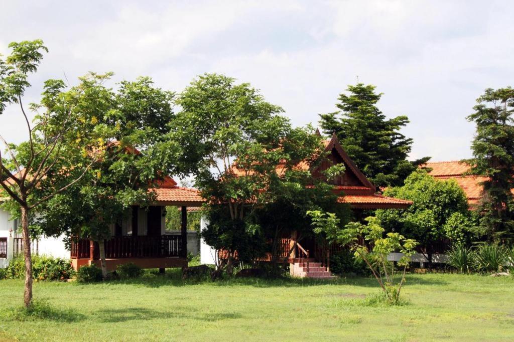 Plaifah Resort Ubon Song Khon Екстер'єр фото